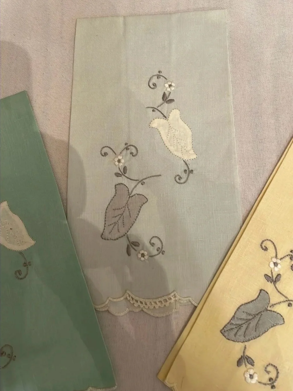 Vintage Embroidered Dainty Tip Towels - Set of 3